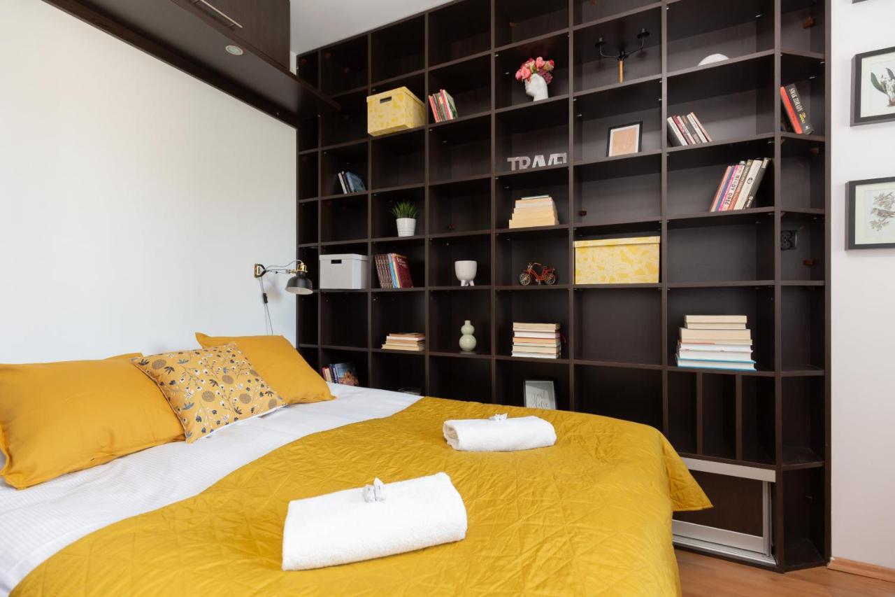 Cozy Apartment With Balcony Warszawa By Noclegi Renters Luaran gambar