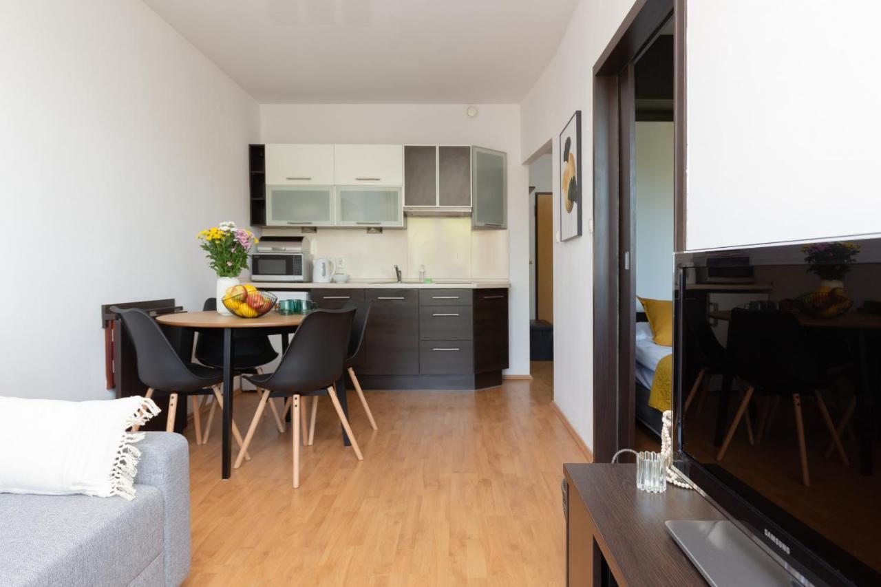 Cozy Apartment With Balcony Warszawa By Noclegi Renters Luaran gambar