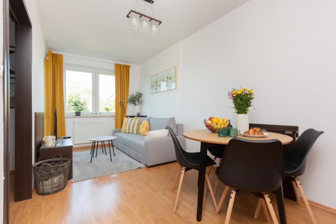 Cozy Apartment With Balcony Warszawa By Noclegi Renters Luaran gambar